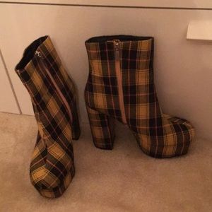 Checkered platform boots